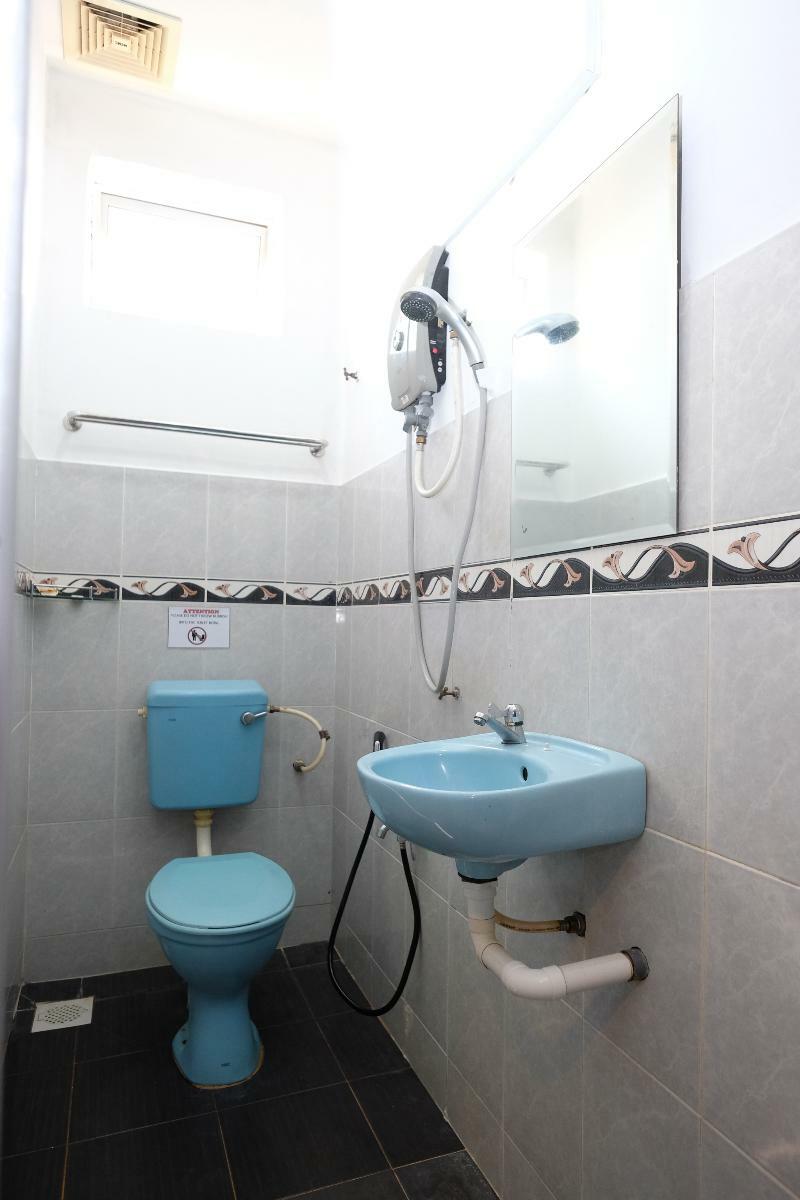 Oyo 603 Sri Padang Inn Куантан Екстериор снимка