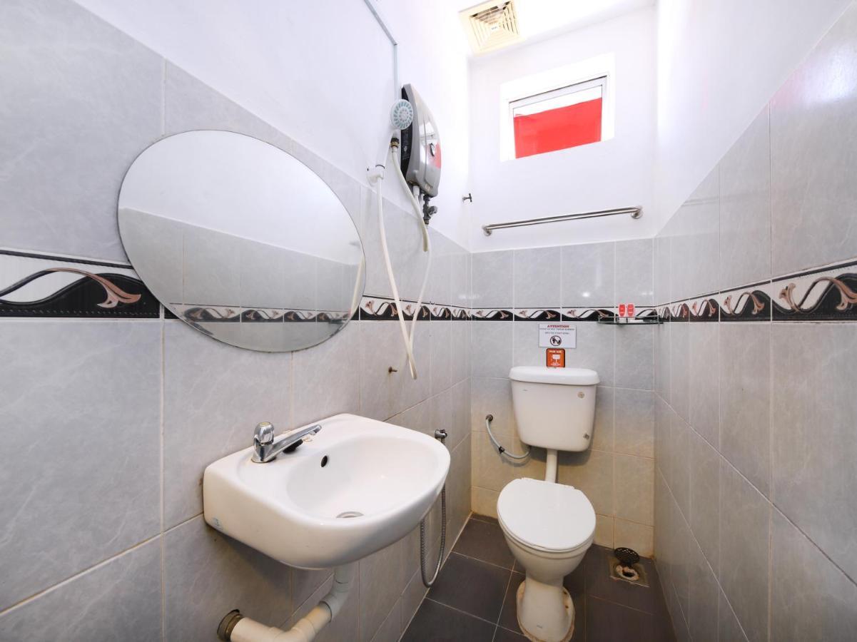 Oyo 603 Sri Padang Inn Куантан Екстериор снимка